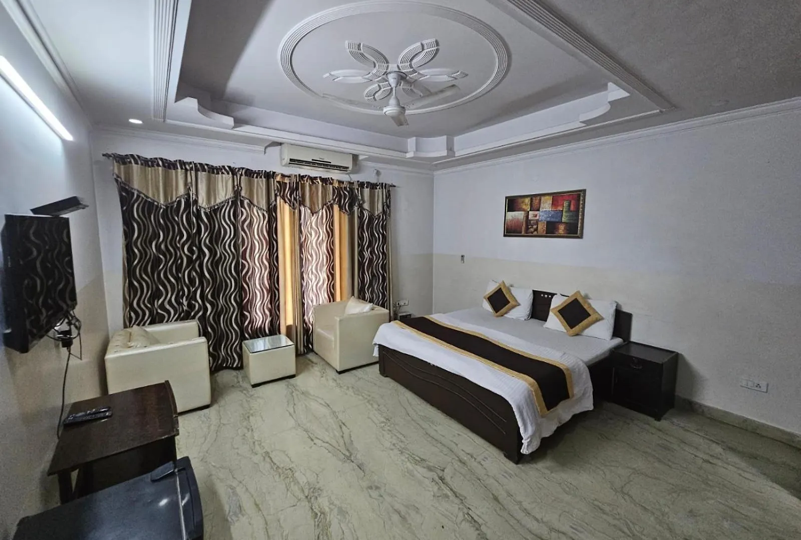 Hotel Ashiyana Elite Gurgaon Bed & Breakfast