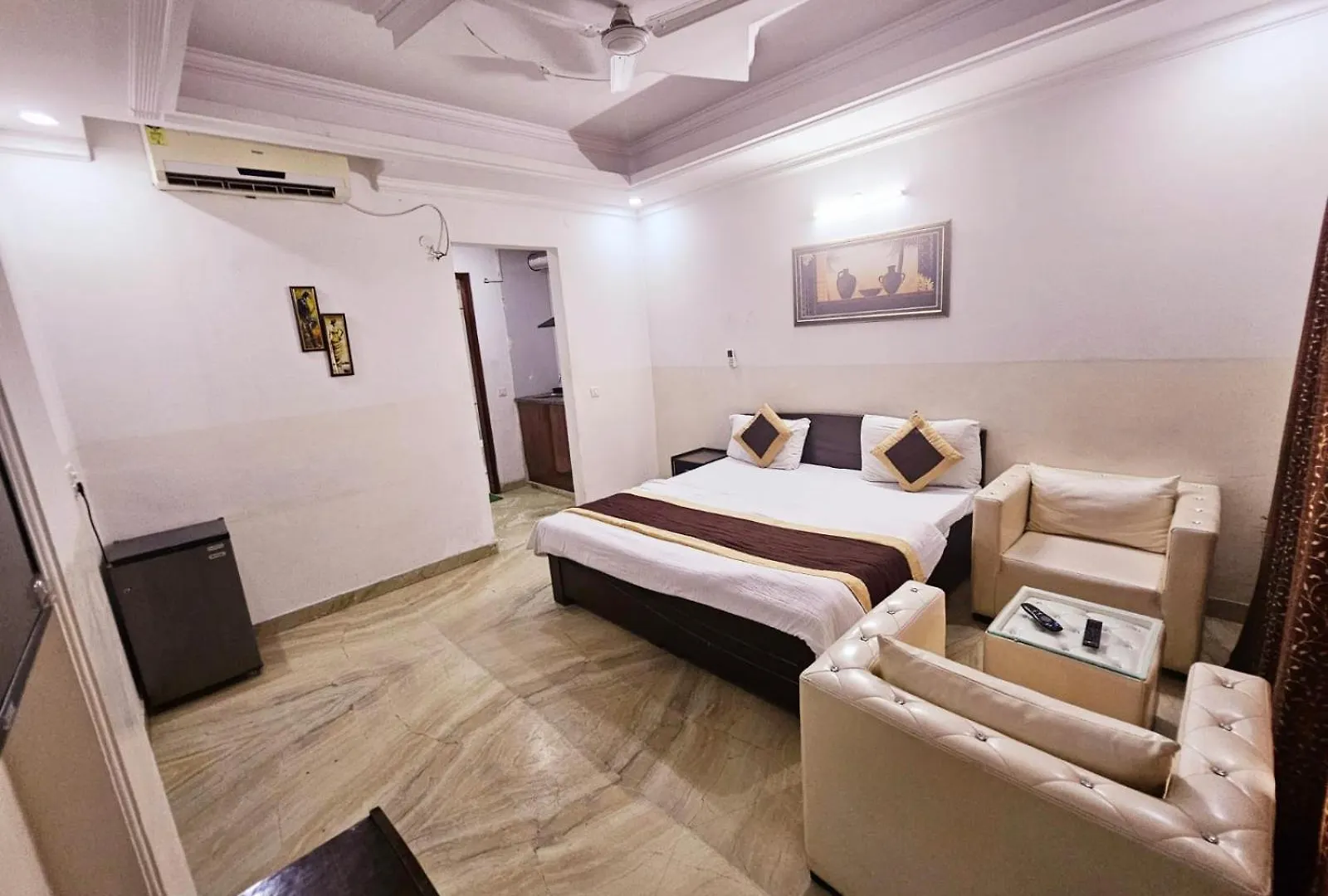 Bed & Breakfast Hotel Ashiyana Elite Gurgaon India